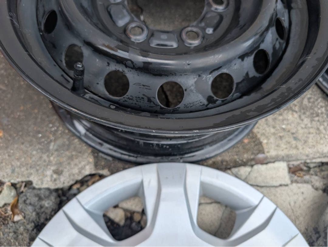 200系ハイエース　純正てっちんホイール+キャップ／ナット付き