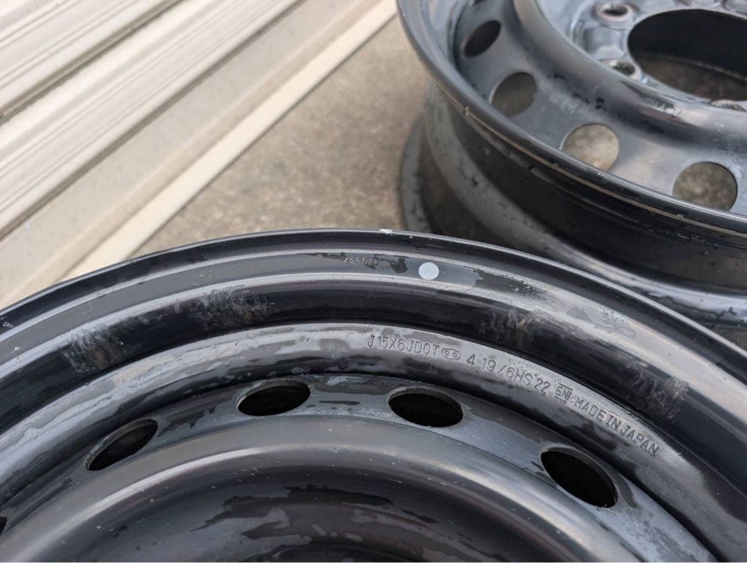 200系ハイエース　純正てっちんホイール+キャップ／ナット付き