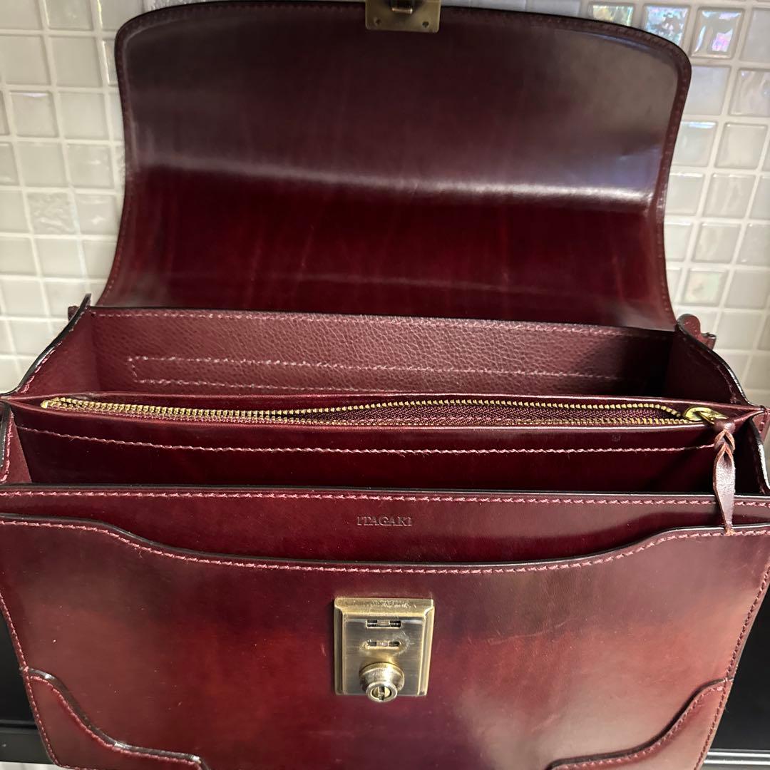 鞄いたがき　セカンドバッグ　ボルドー