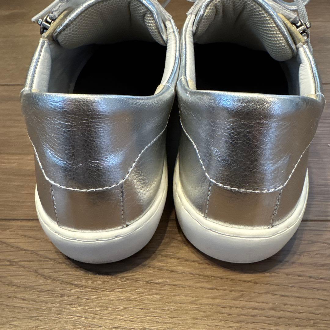 銀座Yoshinoya シルバー スニーカー ジッパー付き　23.5cm