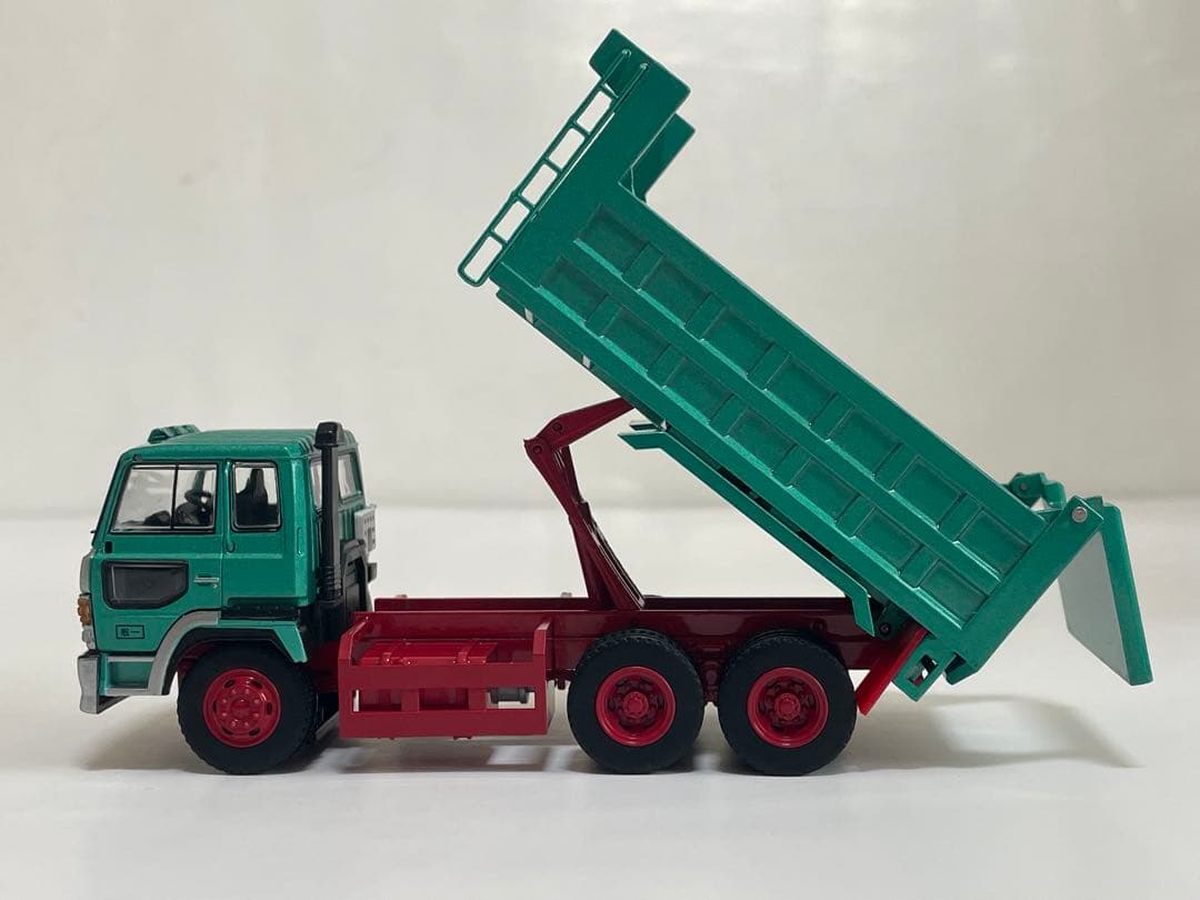 DBGT 1/64 日野 スーパードルフィン ダンプカー グリーン