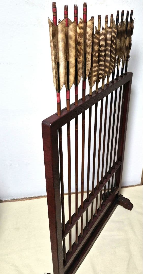 鎌倉彫のような【矢衝立】