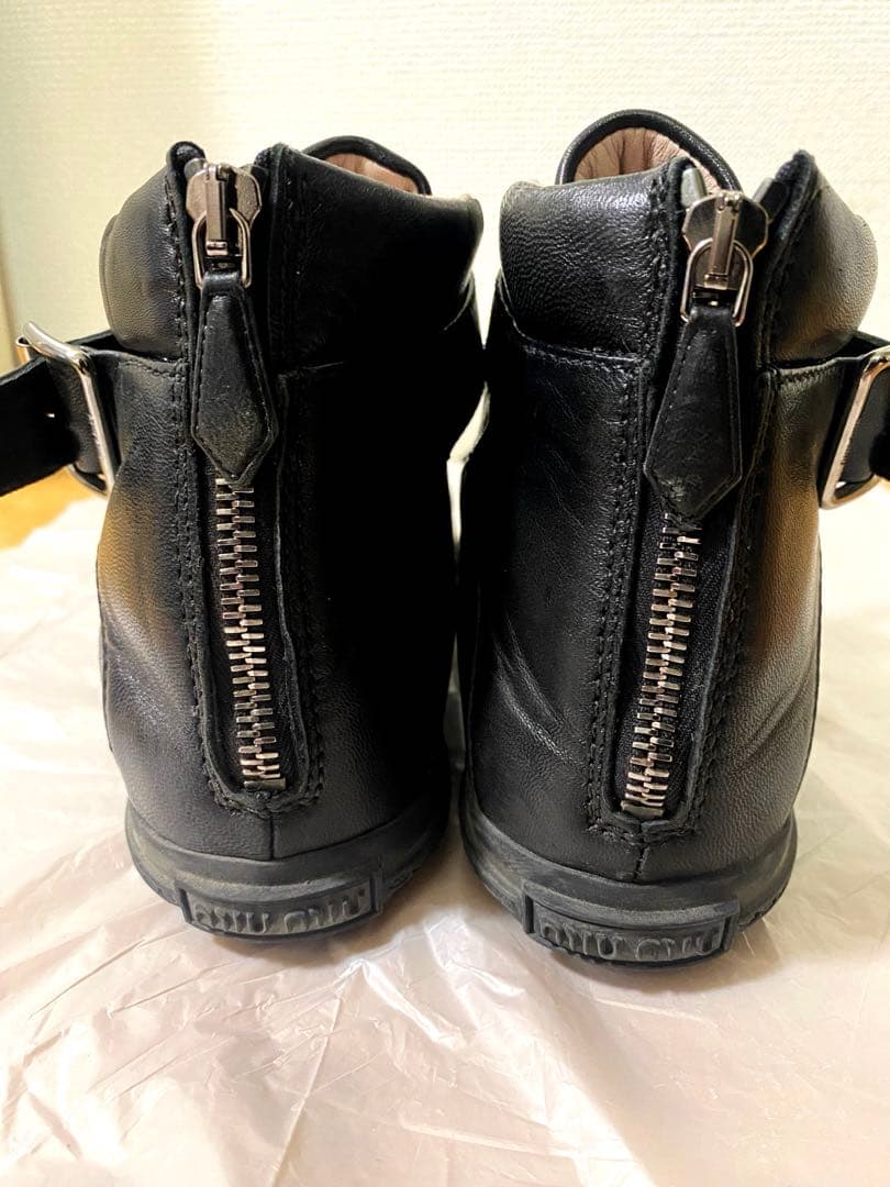 MiuMiuビジュージュエリー付レザースニーカー36
