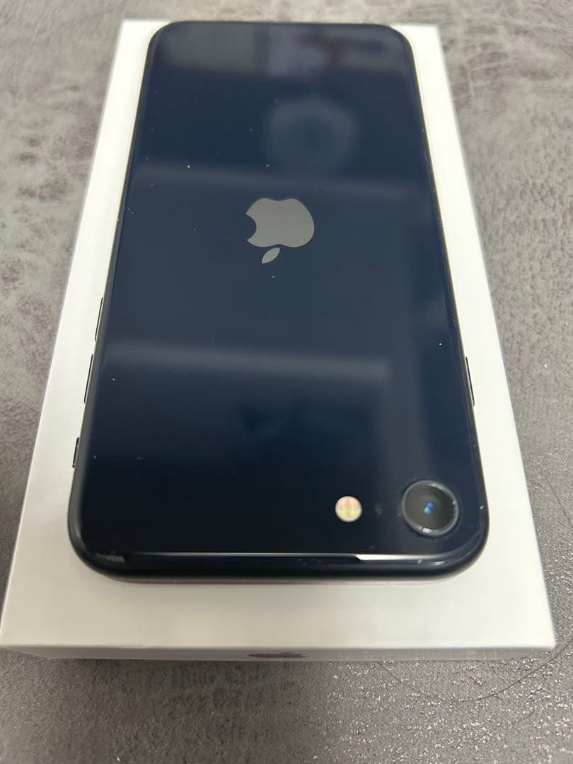 iPhone SE 第3世代　64G ブラック SIMロック解除済み