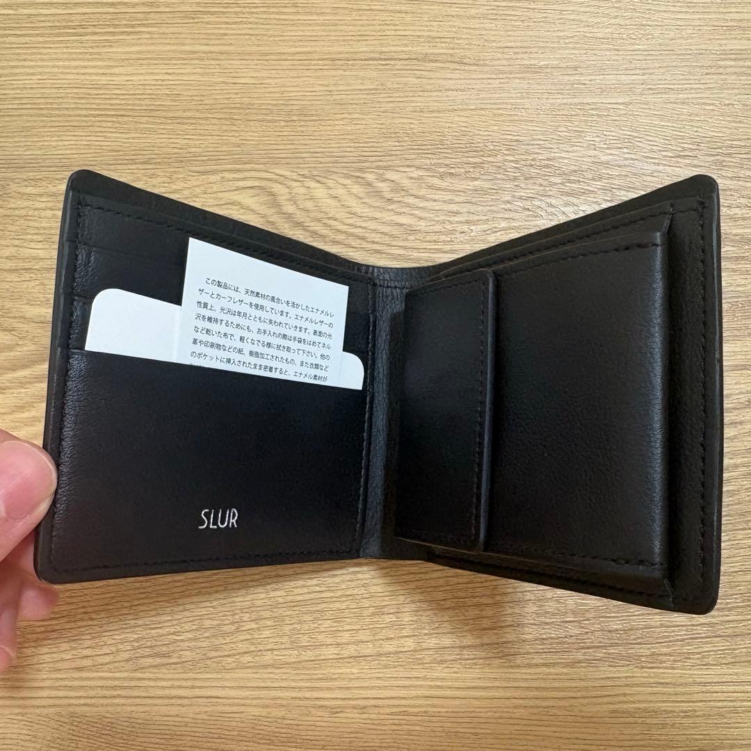 QTN専用　SLUR　 エナメル　二つ折り財布　volanteヴォランテ　牛革