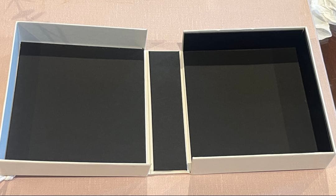 LOEWE ダークブルー 二つ折り財布