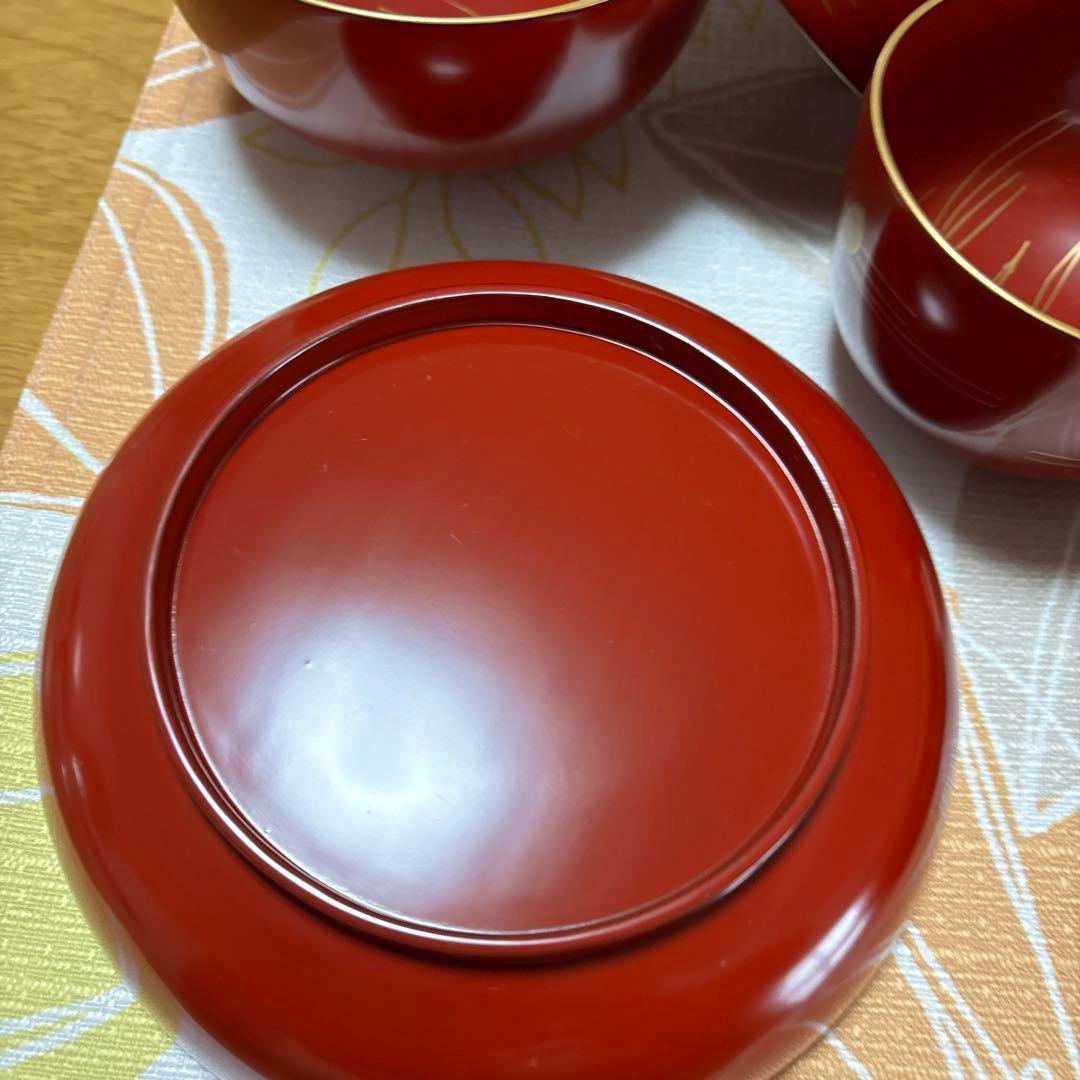 蒔絵赤い漆器 2客様セット輪島塗り明治時代。松の葉、実