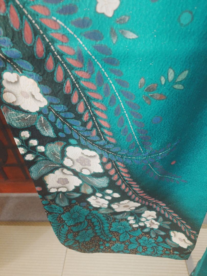 ターコイズ 花柄 振袖 着物
