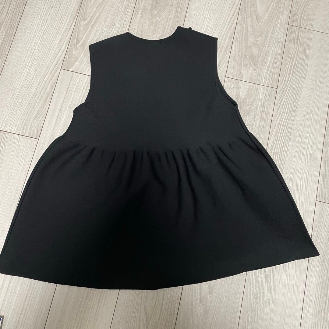 UNITED ARROWS 　Pミニフリルニットベスト　¥28600