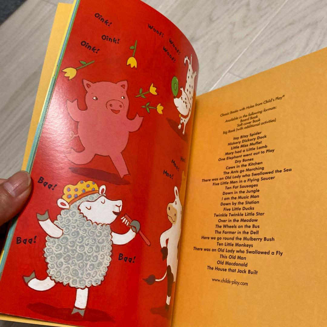 513 Cows in the Kitchen 穴開き仕掛け音声絵本