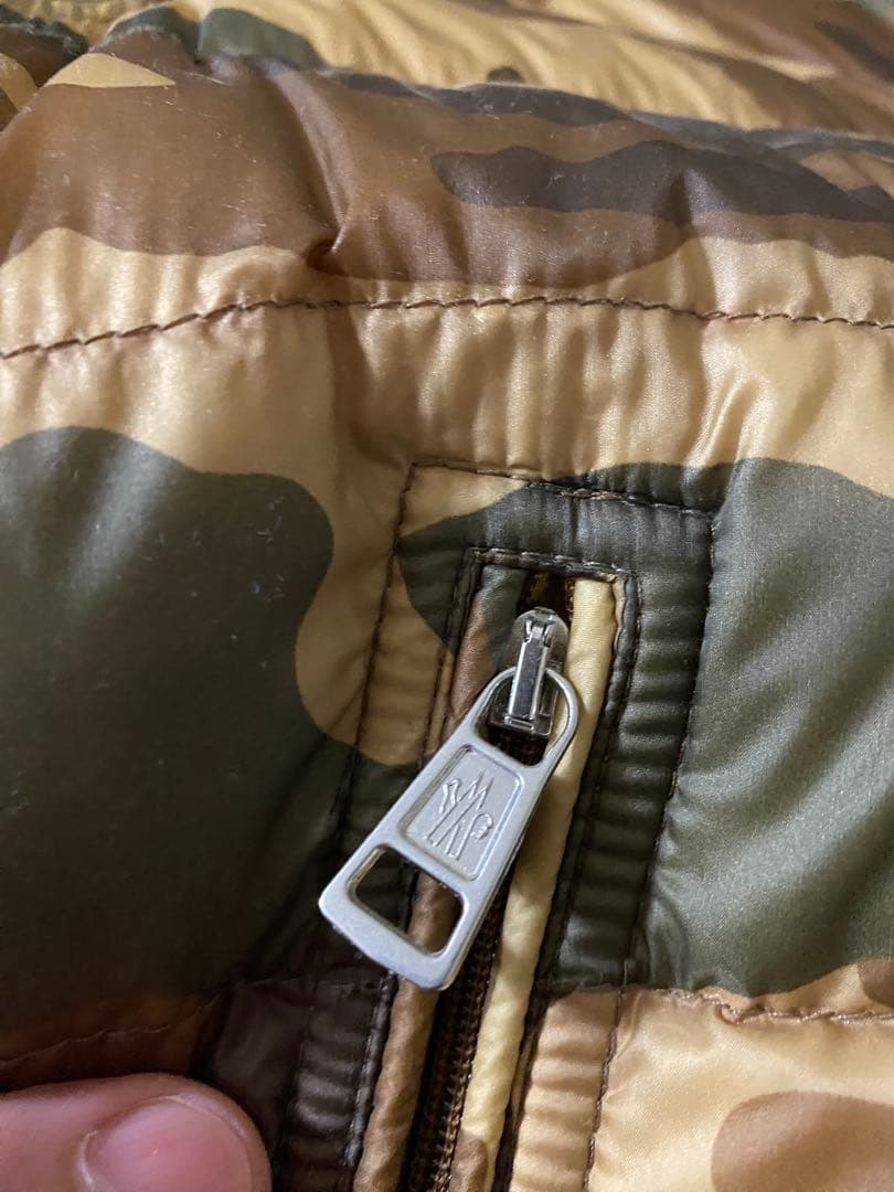 モンクレール☆ダウンベストカモフラ柄レア 新品未使用品サイズ4正規品