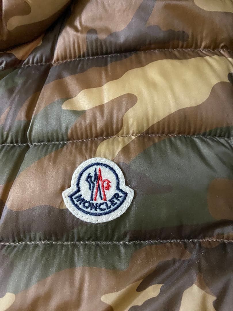 モンクレール☆ダウンベストカモフラ柄レア 新品未使用品サイズ4正規品