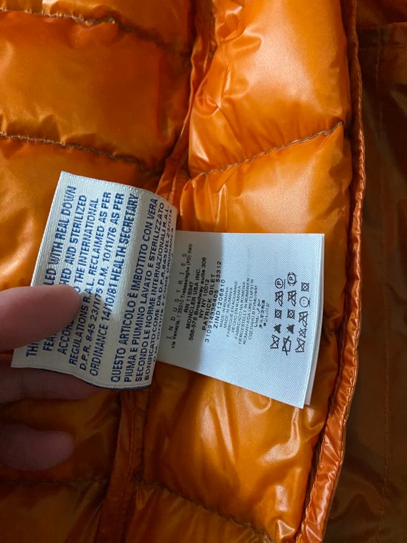 モンクレール☆ダウンベストカモフラ柄レア 新品未使用品サイズ4正規品