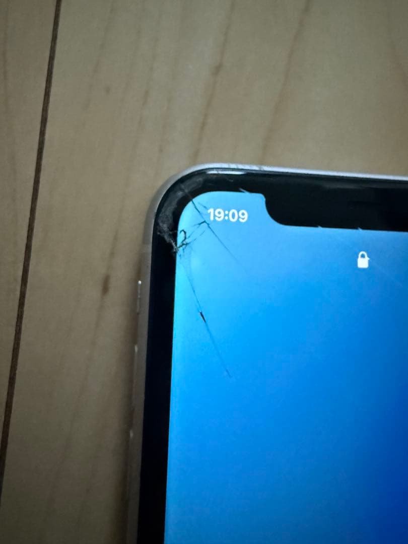 Apple iPhone 11 ホワイト 画面傷ありジャンク64G SIMフリー