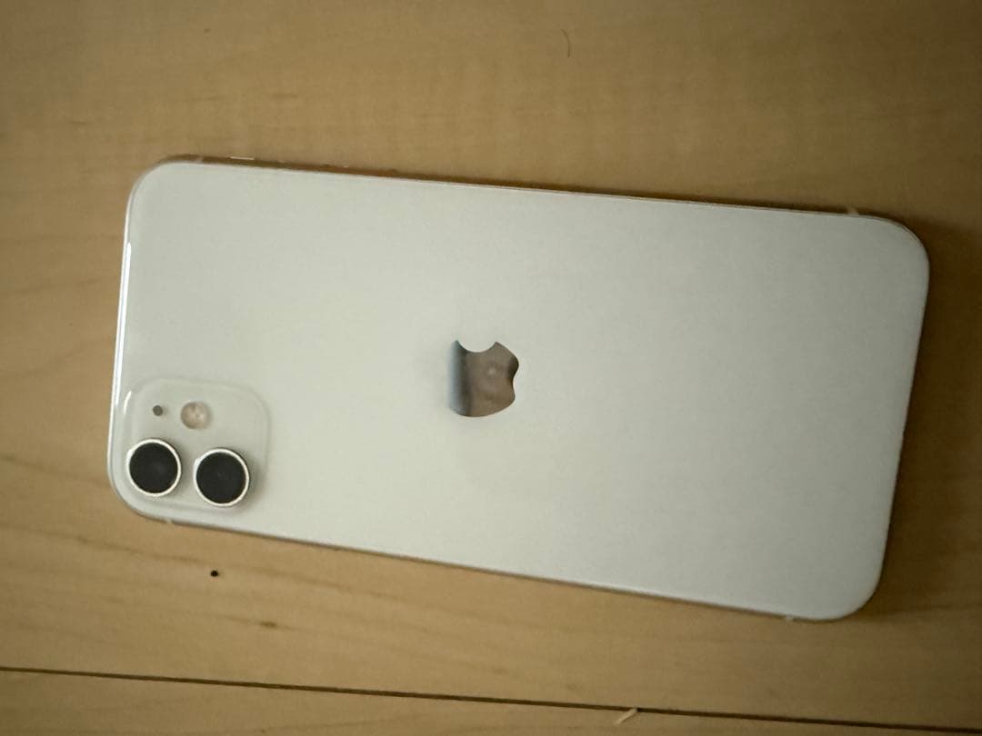Apple iPhone 11 ホワイト 画面傷ありジャンク64G SIMフリー