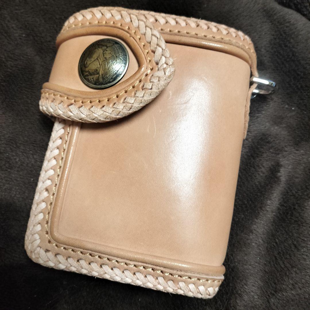 超高級レザー使用　ヌメ革　栃木レザー 二つ折り財布 ボタン付