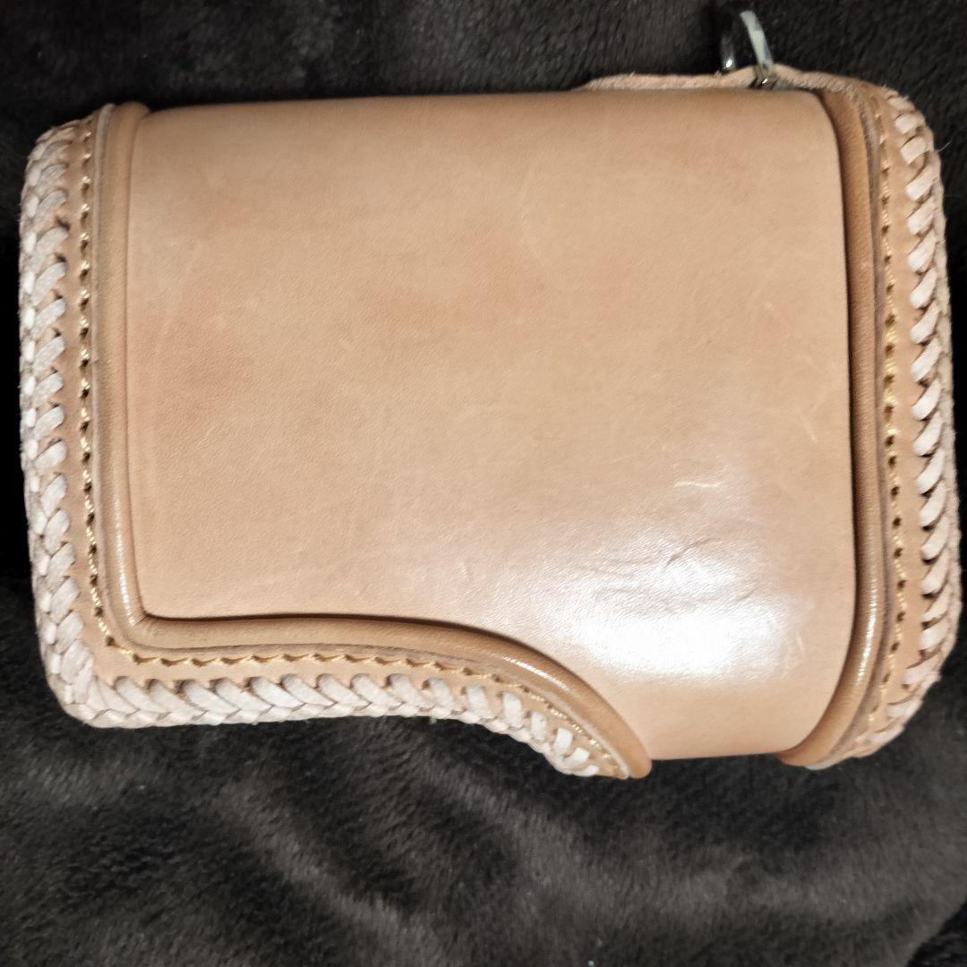 超高級レザー使用　ヌメ革　栃木レザー 二つ折り財布 ボタン付