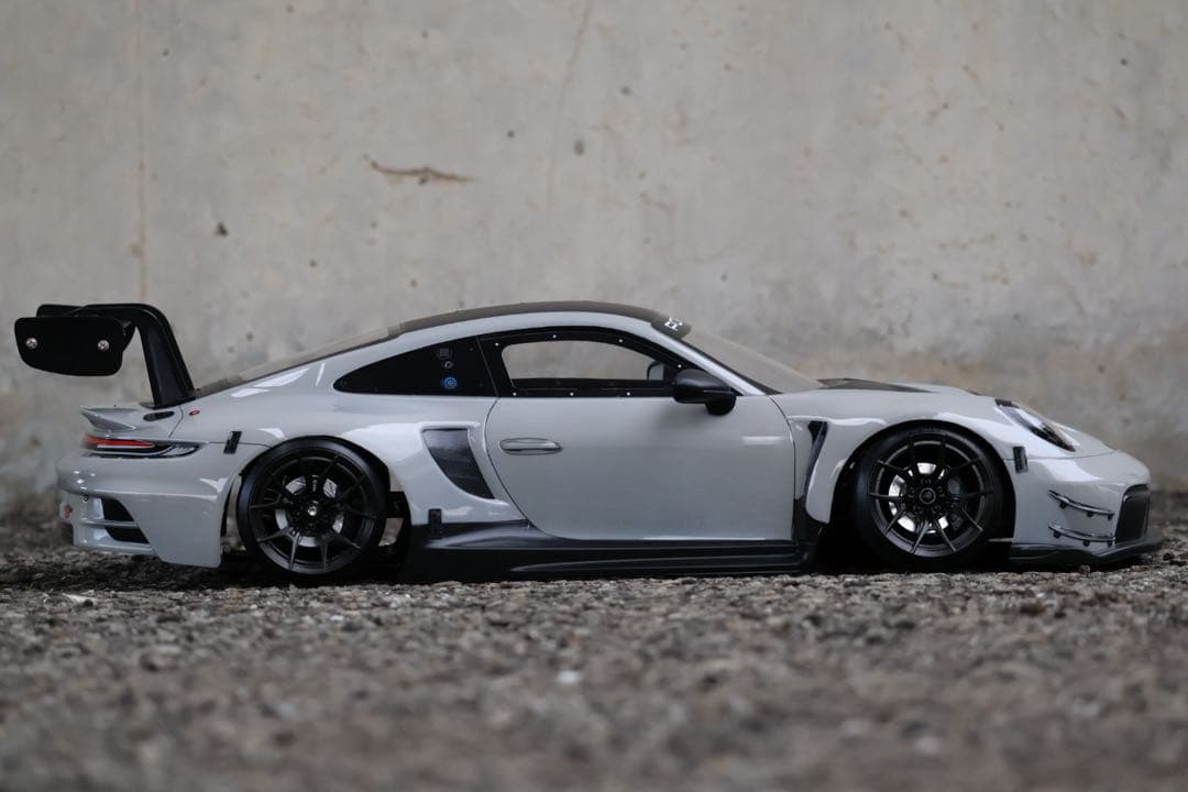 タミヤ 1/10 ポルシェ GT3 R (992) 未使用　実車塗料　ボディ