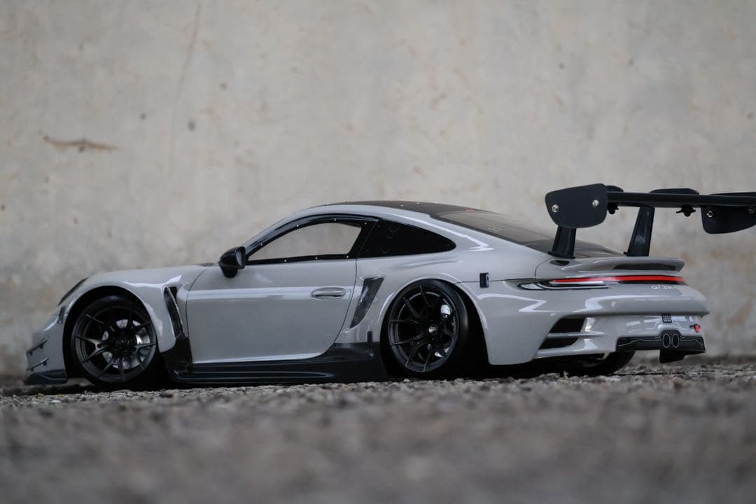 タミヤ 1/10 ポルシェ GT3 R (992) 未使用　実車塗料　ボディ