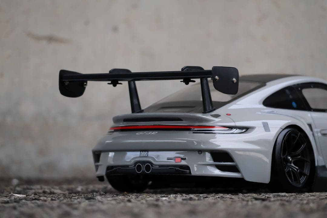 タミヤ 1/10 ポルシェ GT3 R (992) 未使用　実車塗料　ボディ