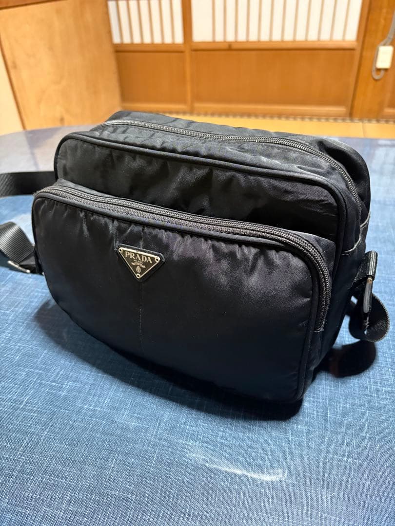 PRADA ショルダーバッグ　ブラック　ユニセックス