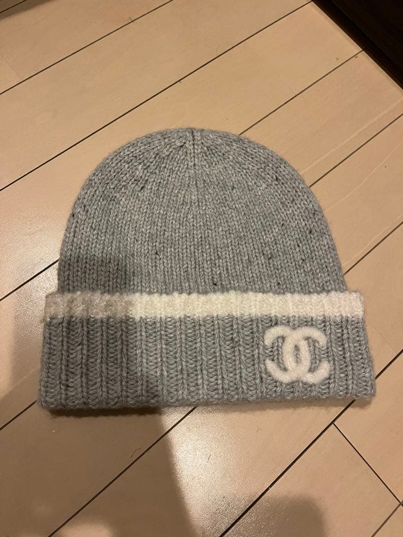 未使用　CHANEL グレー 帽子とマフラーセット