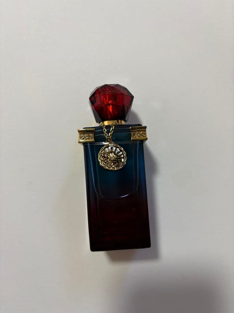 ファタリテオードパルファン窒息する薔薇 内容量：50mL