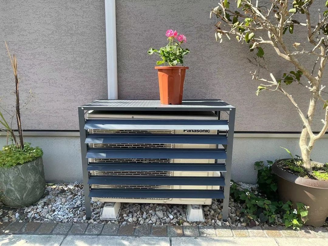 アルミ製 エアコン室外機カバー排気ルーバー方向可調整Mダークグレー