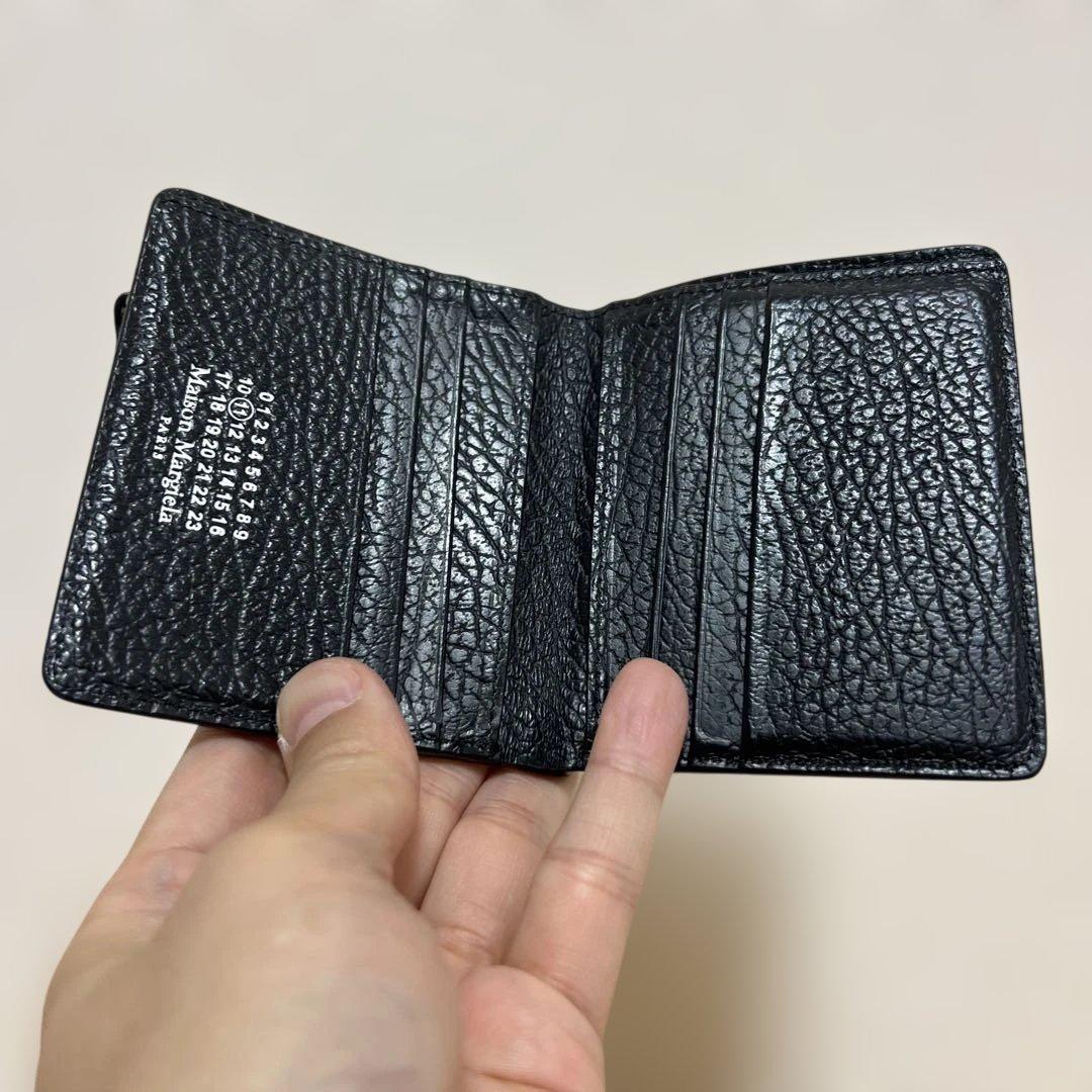 【Maison Margiela】ブラック二つ折り財布 SA1UI0023