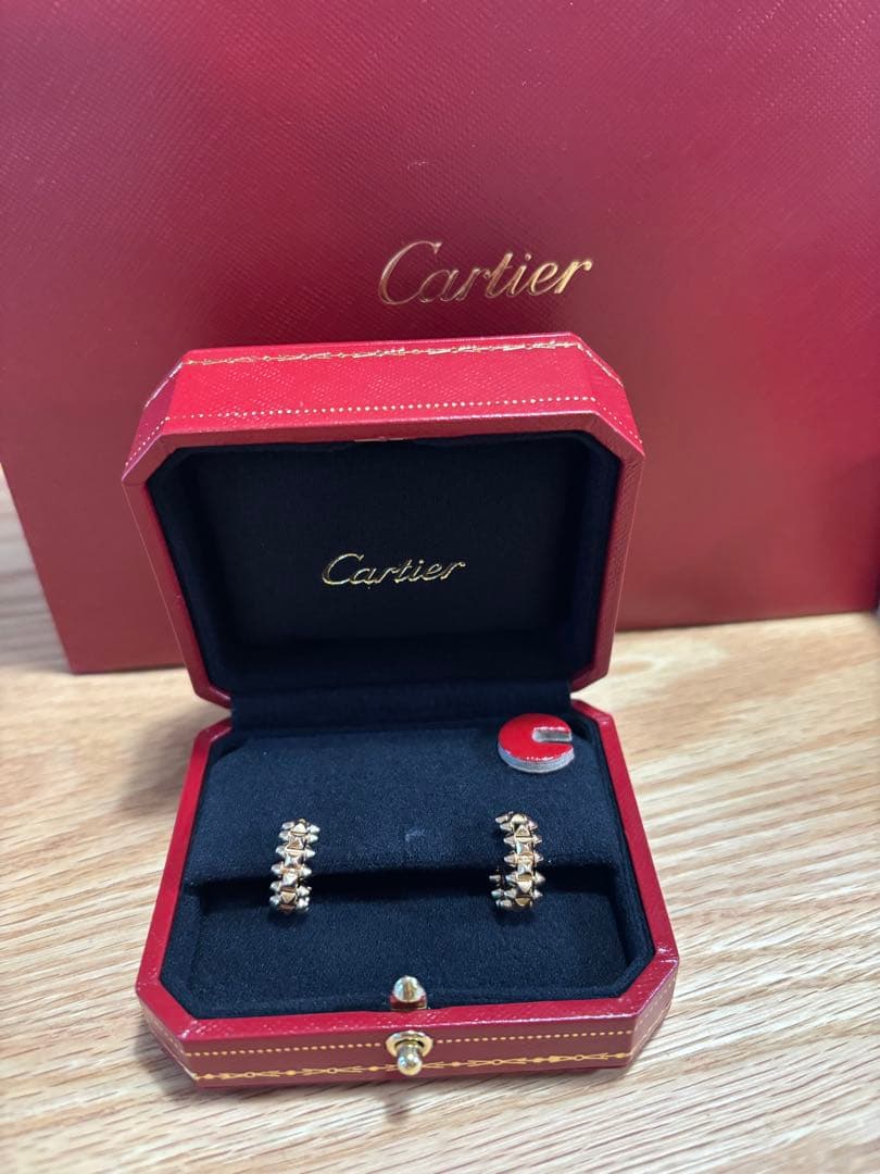 カルティエ　クラッシュ　ピアス