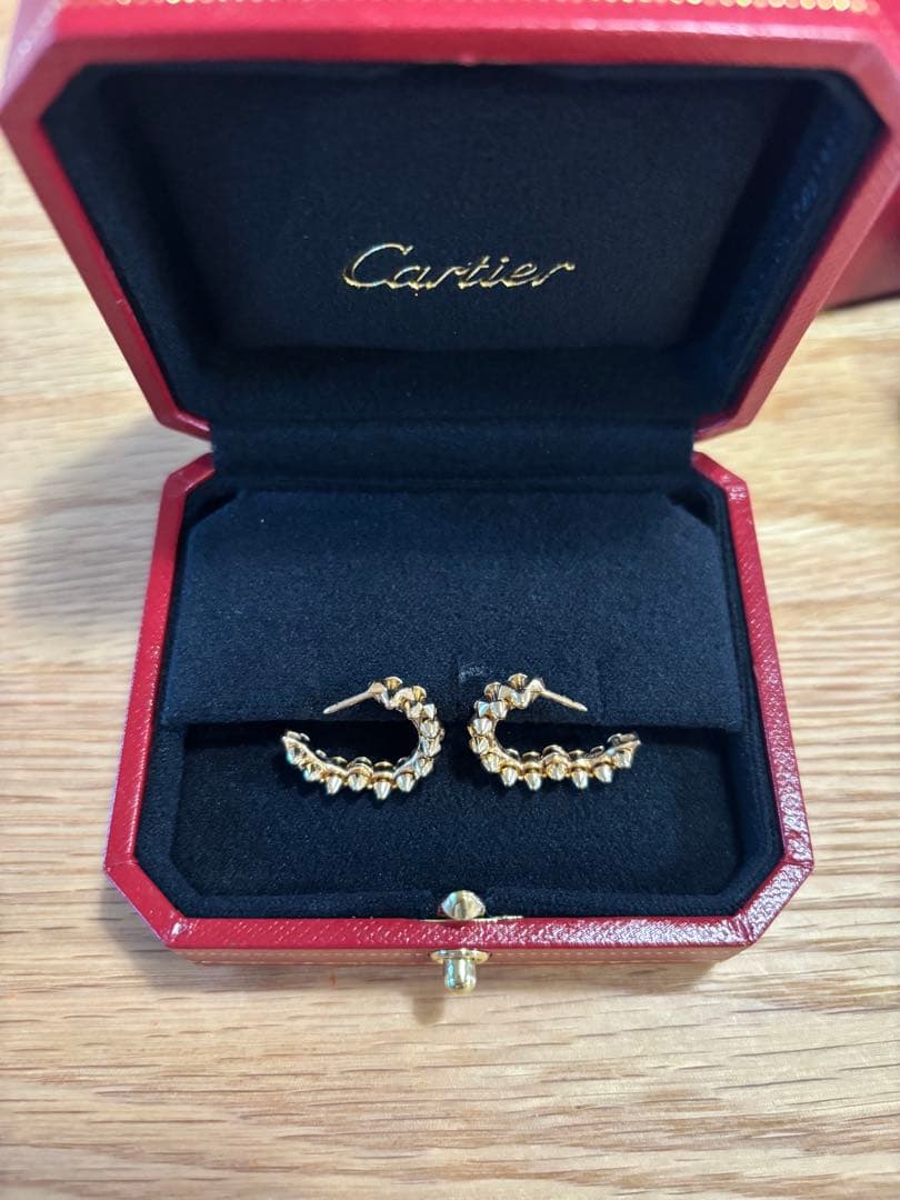 カルティエ　クラッシュ　ピアス