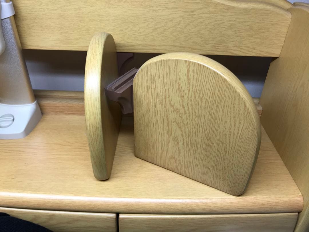 ニトリ　学習机　木製 分割型引き出し付き デスクライト付き