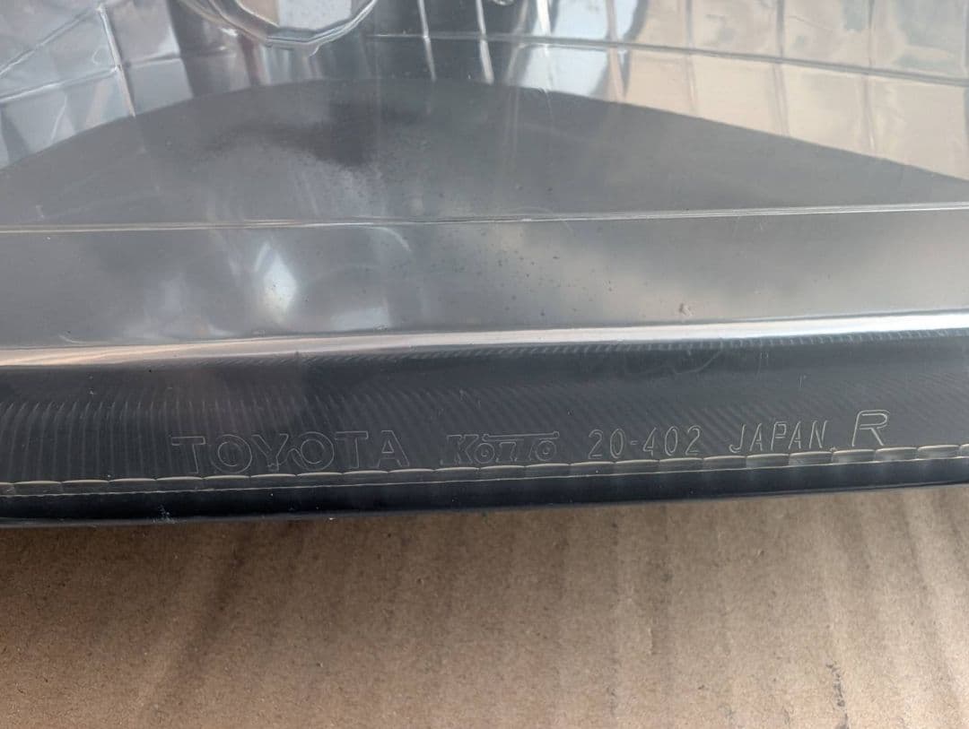 AT210後期カリーナGT純正ヘッドライト左右