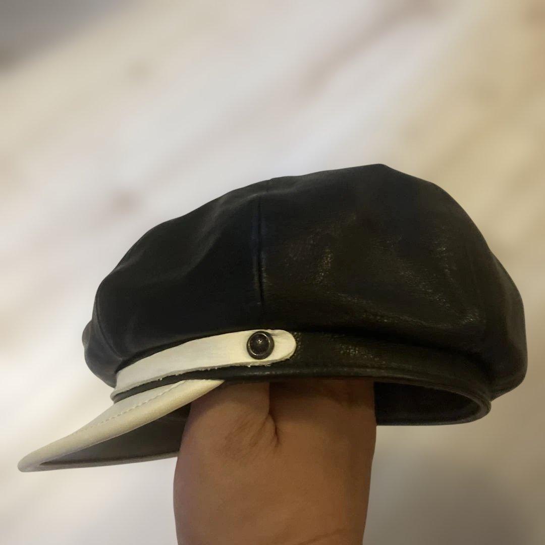 MOTO leather レザーキャスケット 黒と白 ストライプ