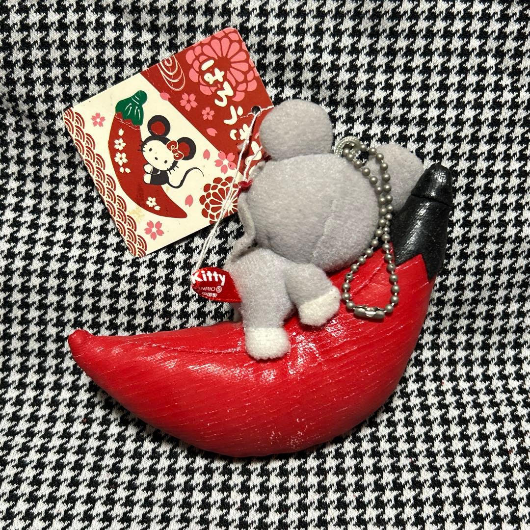 ハローキティ　唐辛子に乗ったねずみのキティ　マスコット　激レア　レトロ　着ぐるみ