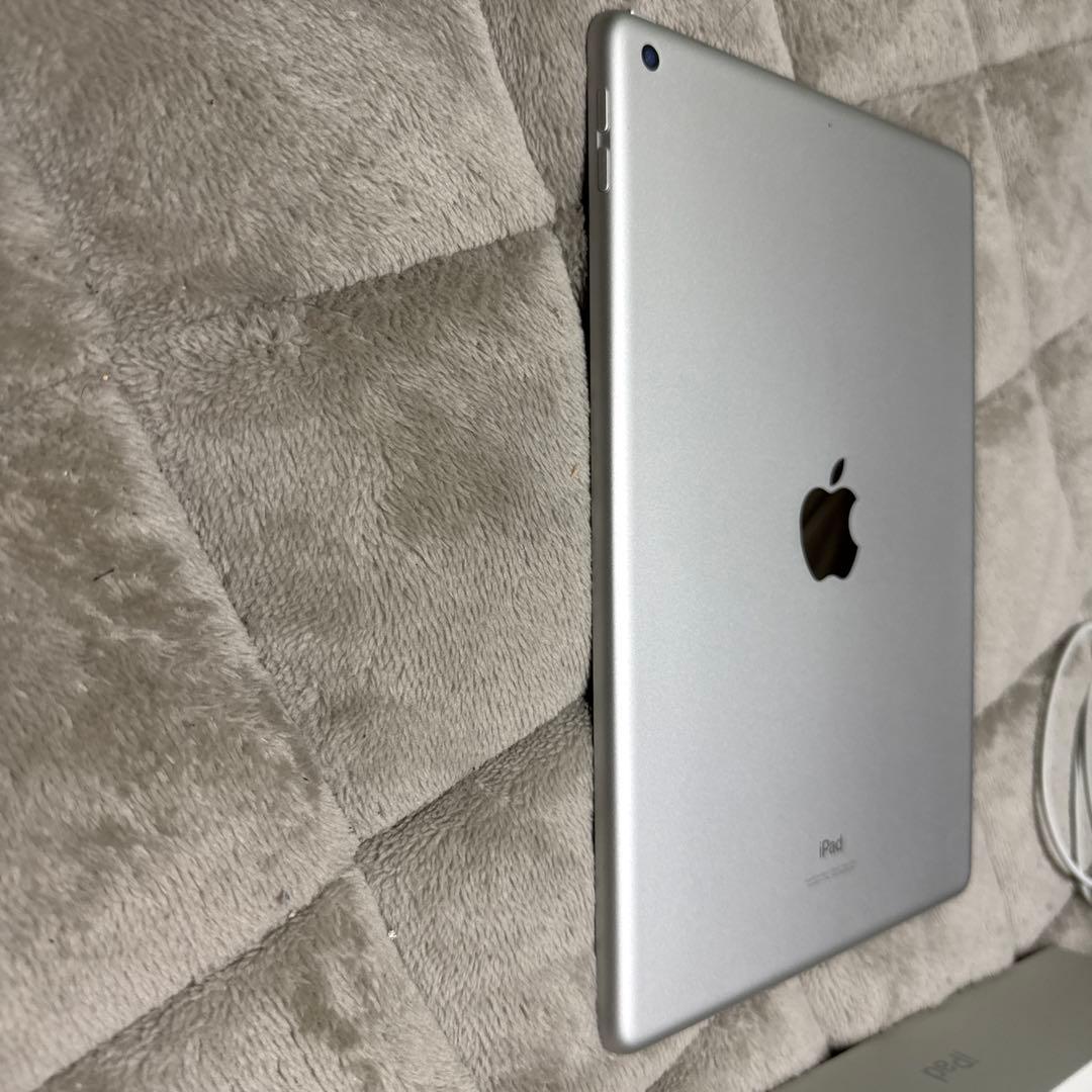 Apple iPad 代9世代　64GB Wi-Fi シルバー