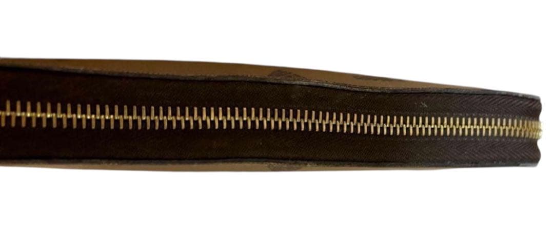 ルイヴィトン ジッピーウォレット ジャイアント リバース 長財布 新型