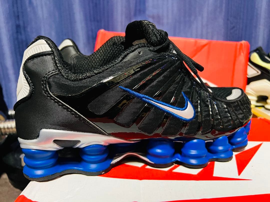 Nike ショックス スニーカー ブラック/ブルー