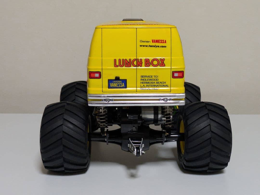 ★タイヤ★ランチボックス シャーシ未使用品 アルミボディマウント 純正メカ付き