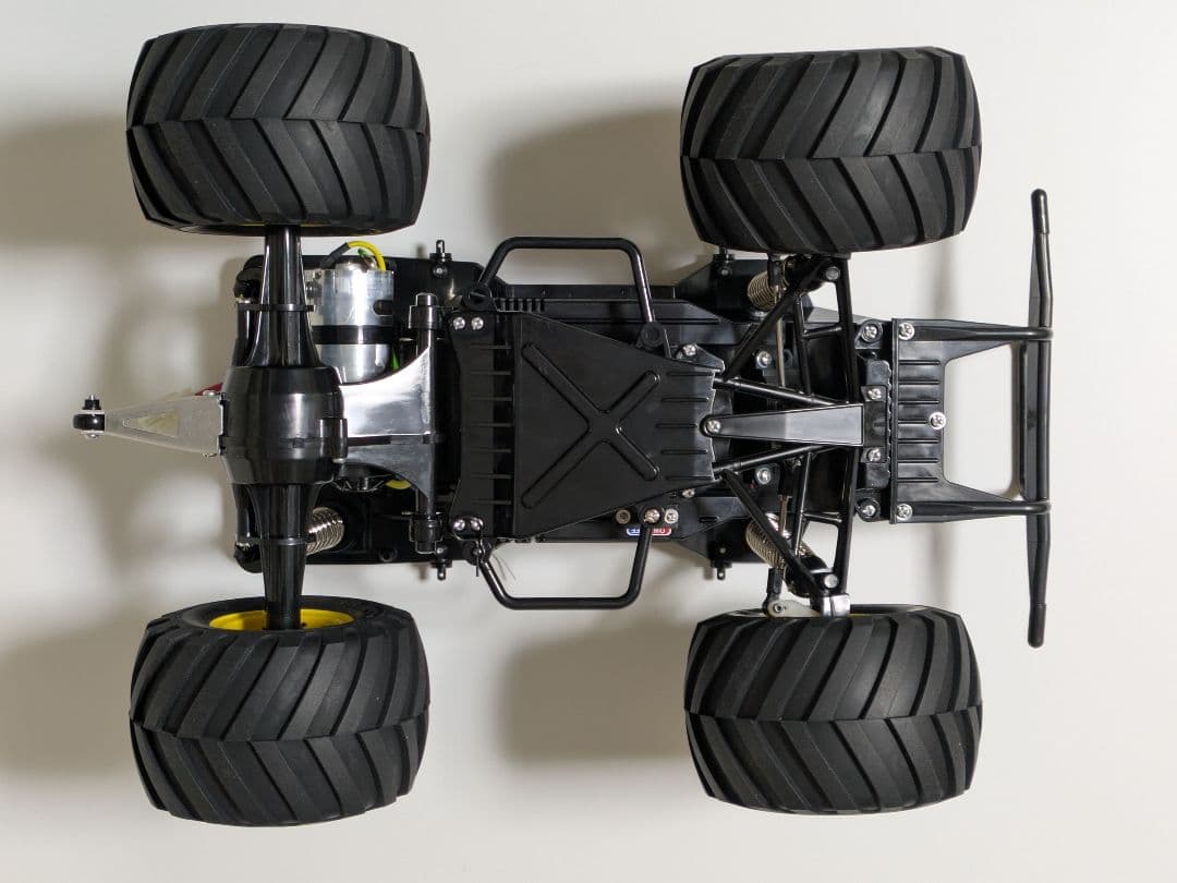 ★タイヤ★ランチボックス シャーシ未使用品 アルミボディマウント 純正メカ付き