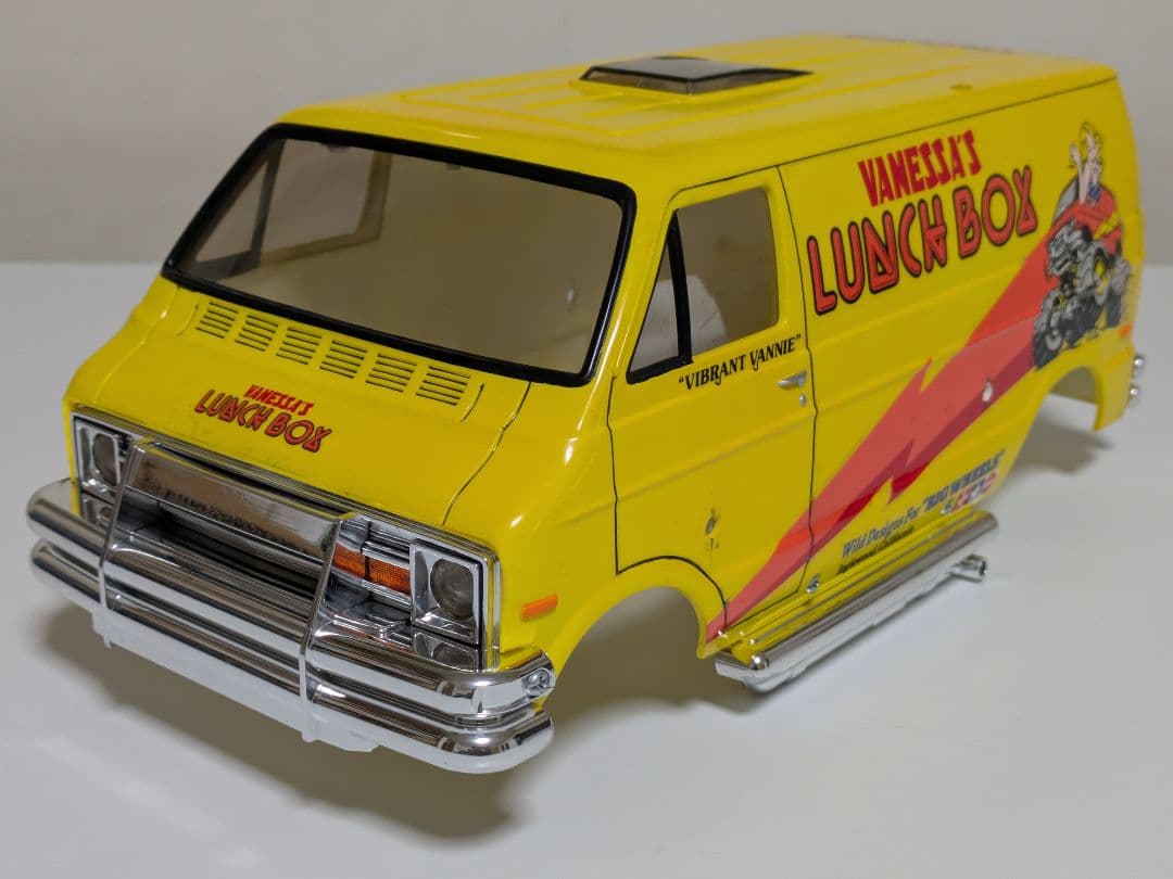 ★タイヤ★ランチボックス シャーシ未使用品 アルミボディマウント 純正メカ付き