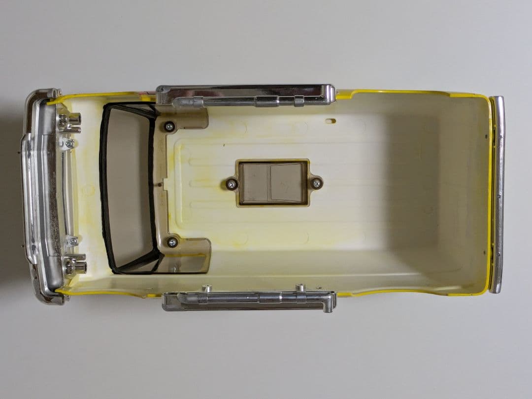 ★タイヤ★ランチボックス シャーシ未使用品 アルミボディマウント 純正メカ付き