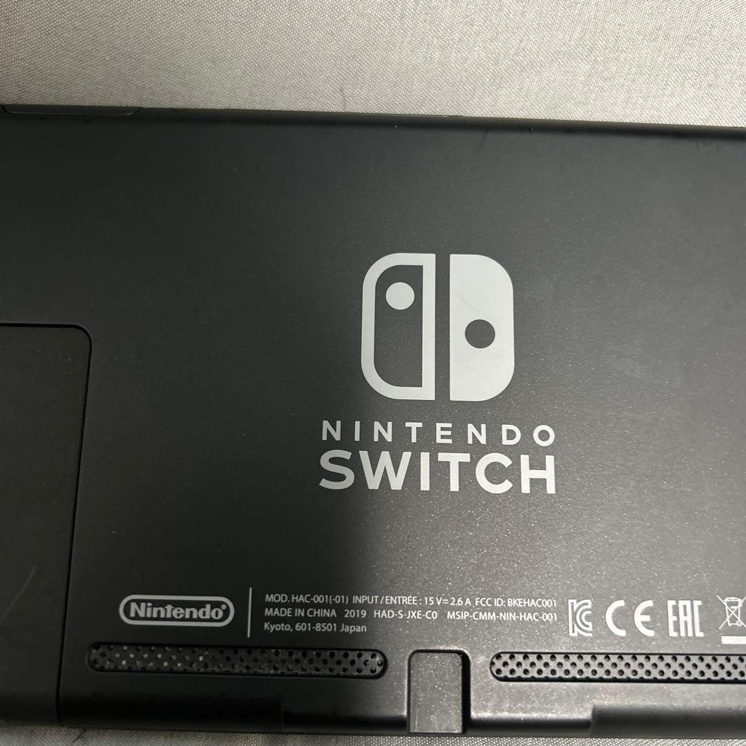 美品　ニンテンドースイッチ 本体 のみ　2019年製