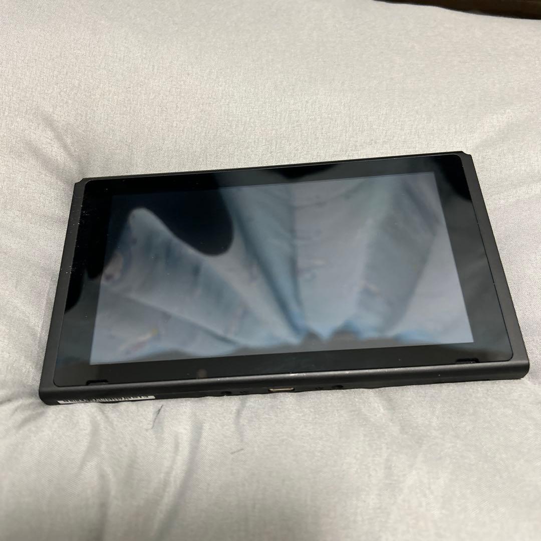 美品　ニンテンドースイッチ 本体 のみ　2019年製