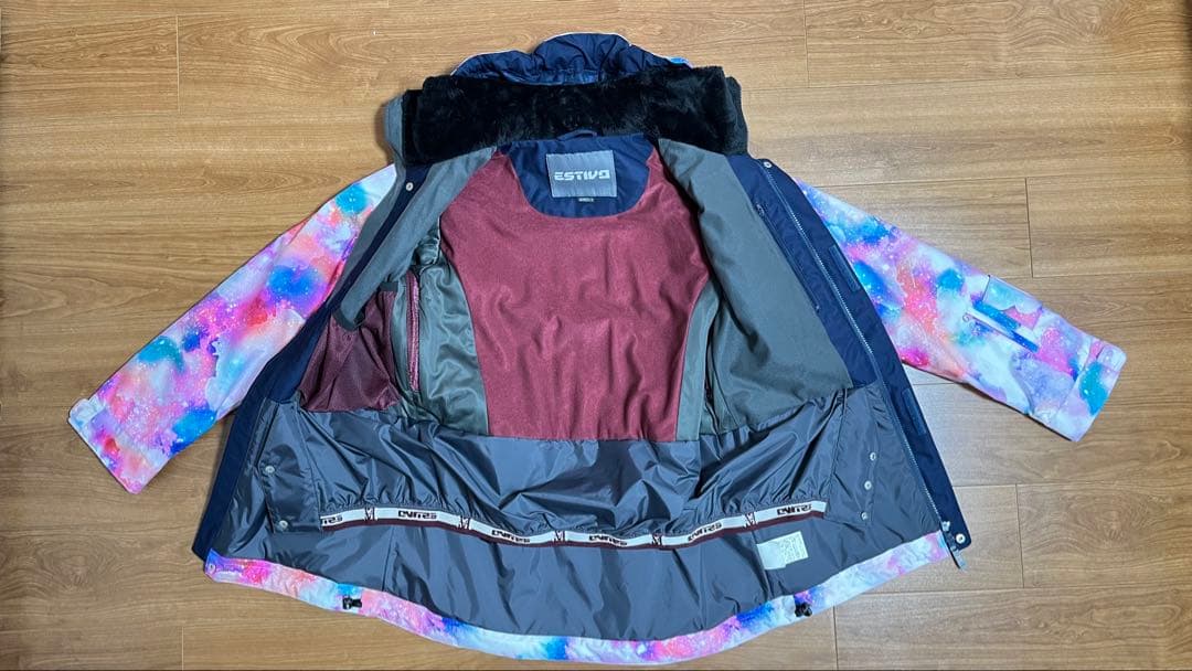 【新品未使用】スノーボードウェア ジャケット&パンツセット　レディース