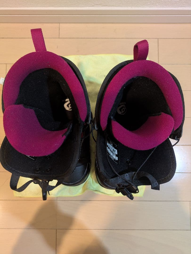 Salomon スノーボードブーツ ブラック/ピンク　24.5