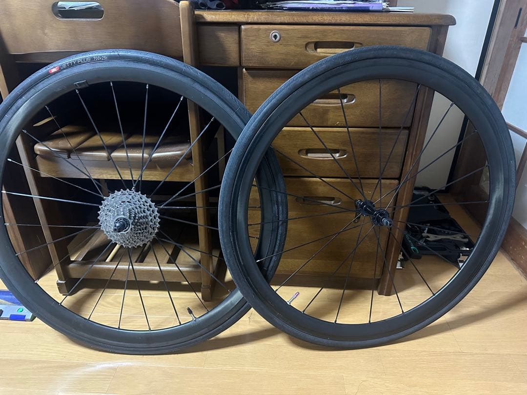 カーボンホイール　タイヤセット クイックリリース付き