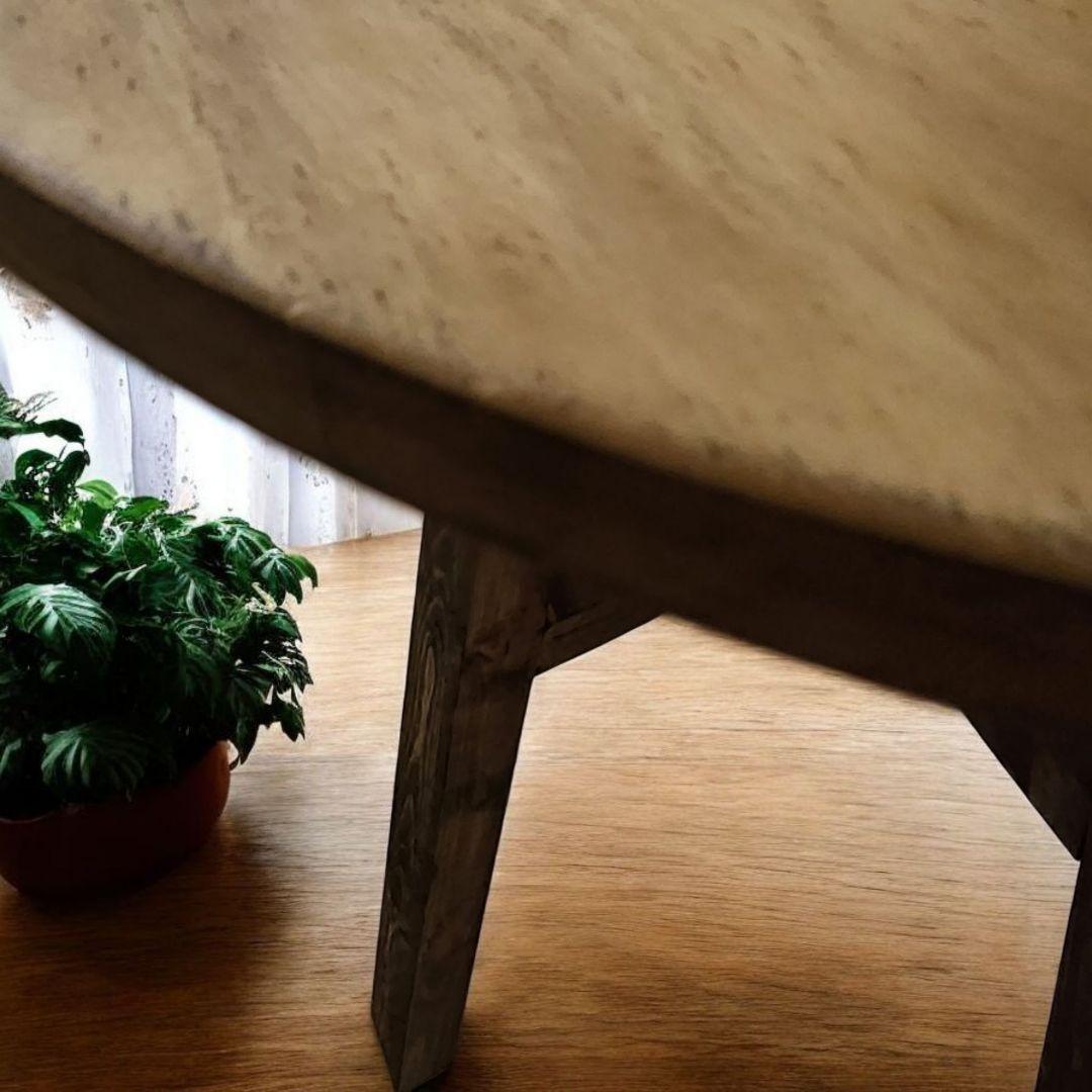 ダイニングテーブル　に最適/　ヴィンテージ風　/　丸テーブル　ダークオーク