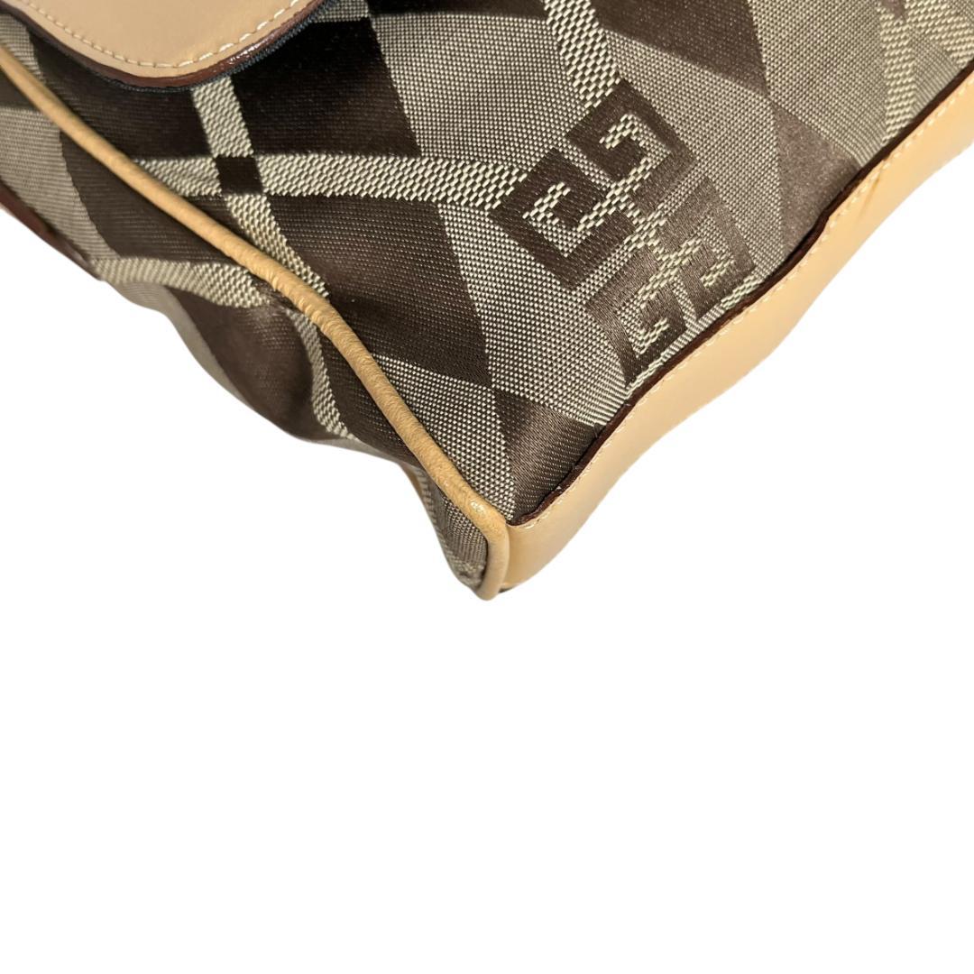 バッグ Givenchy 4G Beige One-Shoulder Bag