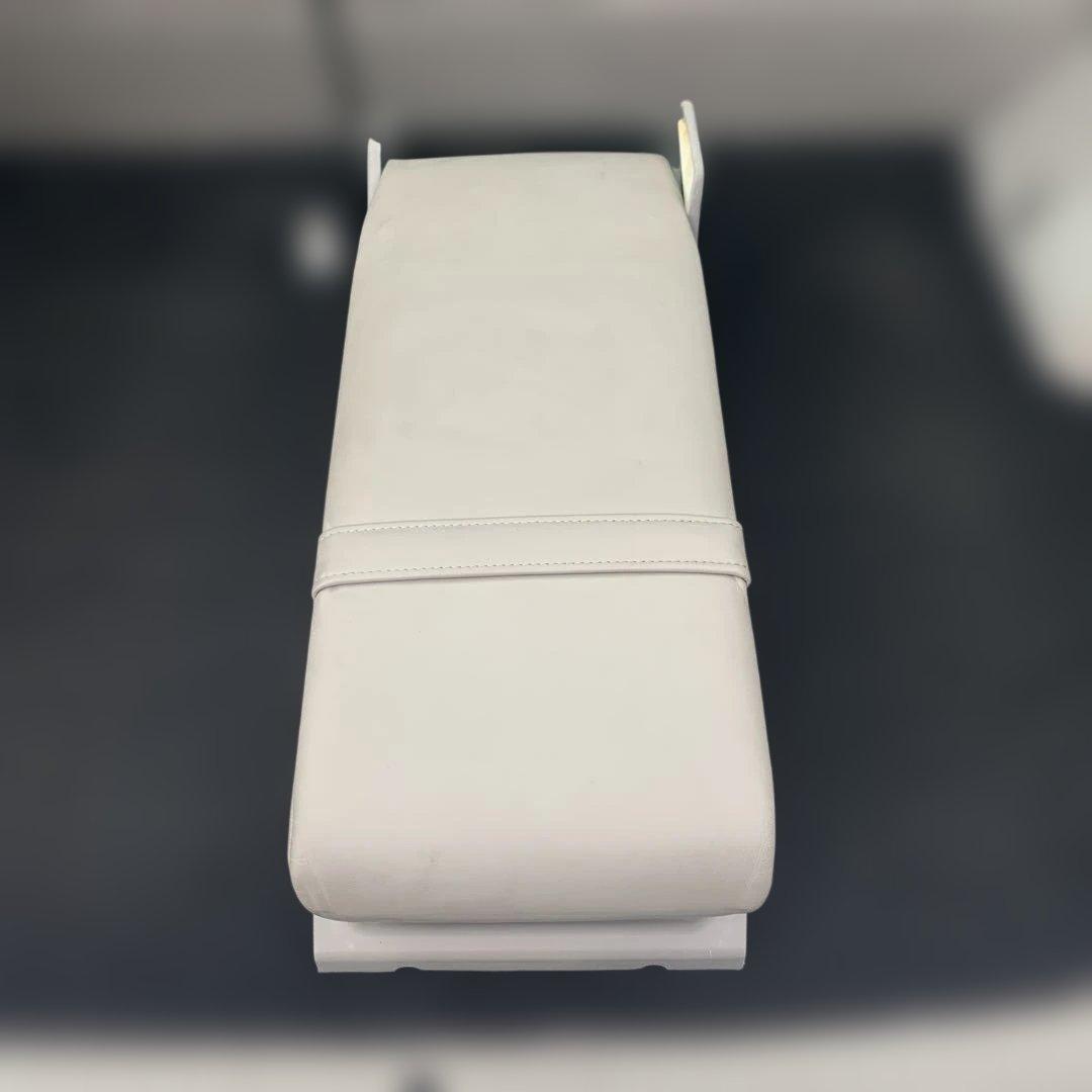 トヨタ　セルシオ　30 後期　純正リアセンターコンソールスイッチ付き　中古品